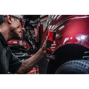 Фонарь светодиодный аккумуляторный для подбора цвета Milwaukee, M12 CML-401 (+ заряд.устройство, 1 акум.Х 4Ач, картон) (4933479366)